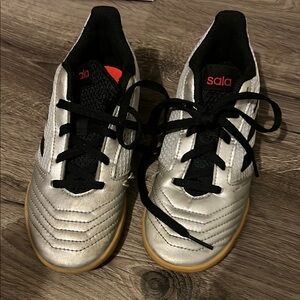 Adidas Predator Sala Jr. Indoor Soccer Cleats Silver Size 1 kids